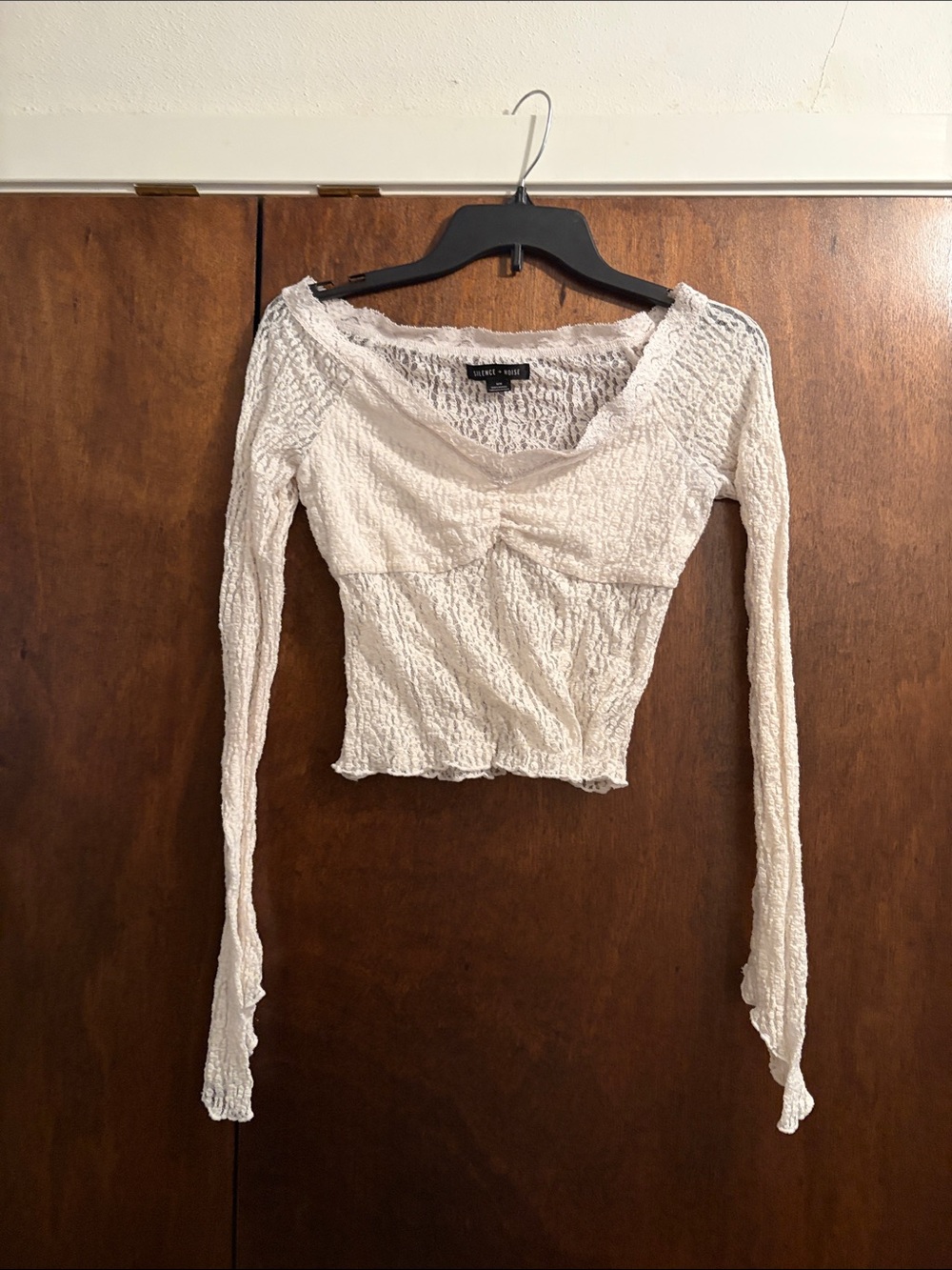 silence + noise White Crinkle lace Long-Sleeve Cropped Top